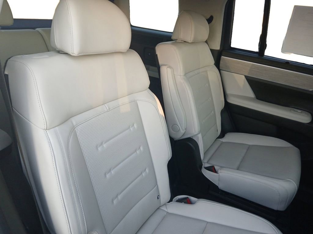 Used 2024 Hyundai Santa Fe Calligraphy image 17