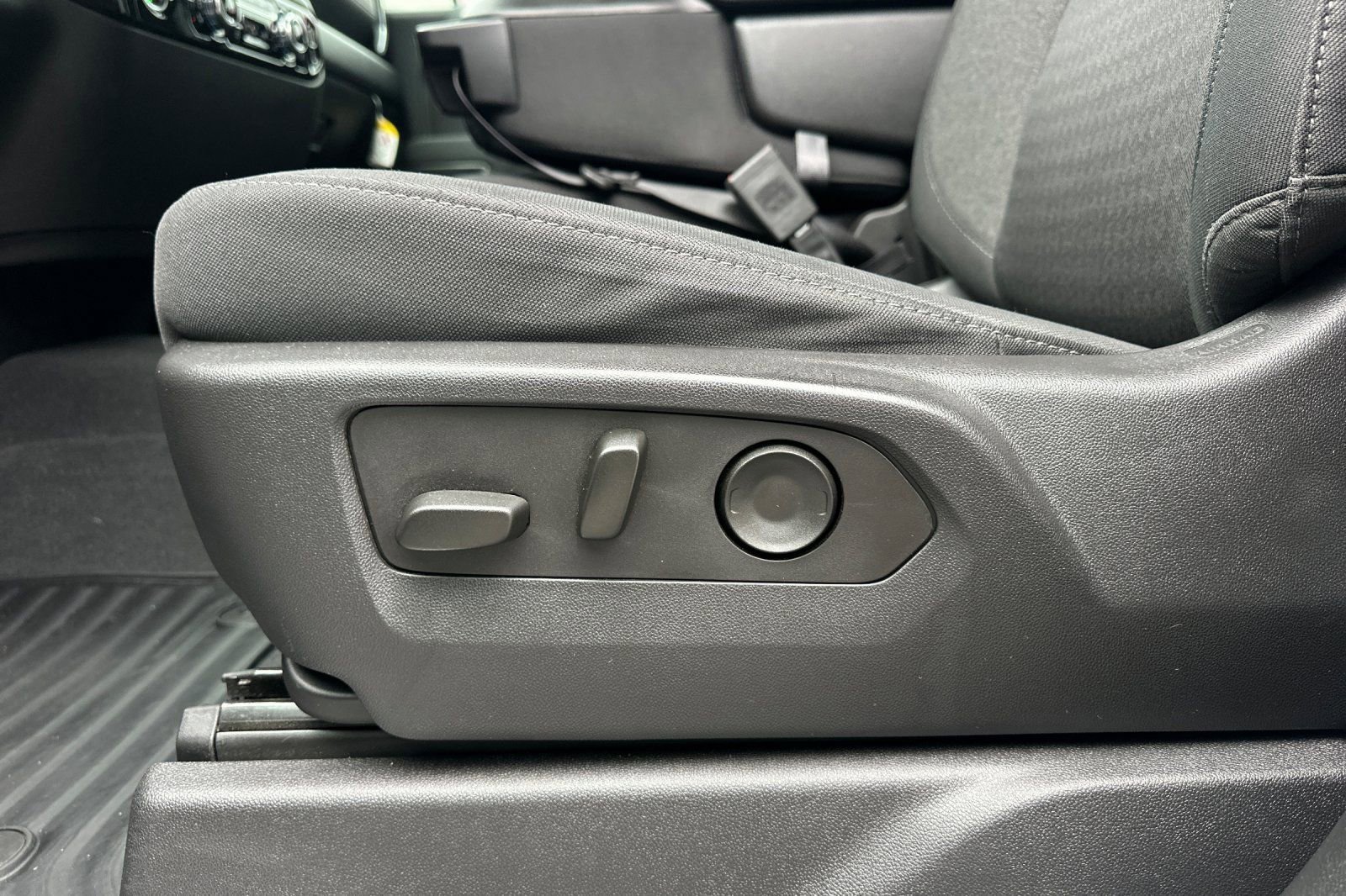 Used 2023 GMC Sierra 1500 Elevation image 14