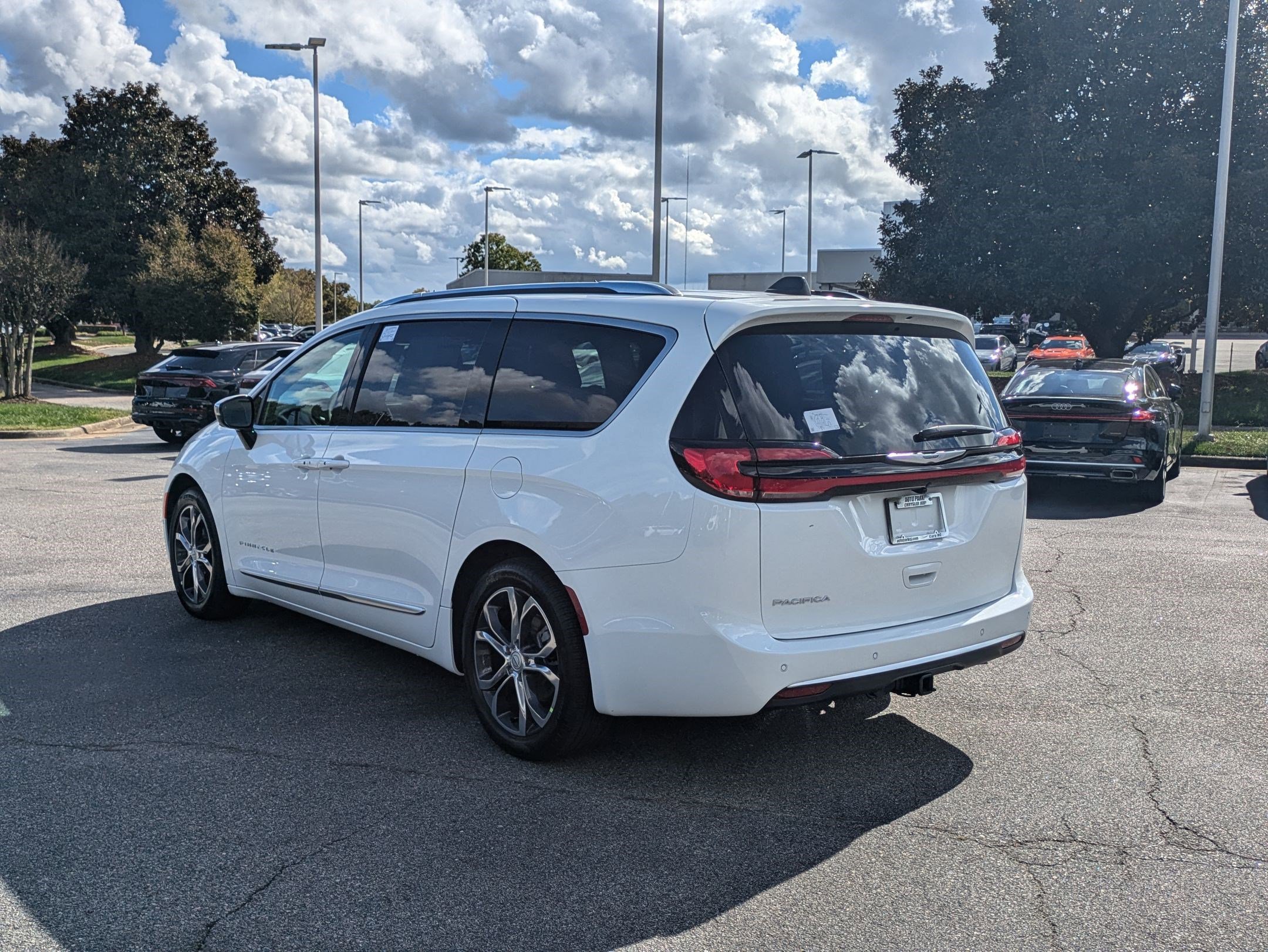 New 2026 Chrysler Pacifica Pinnacle image 7