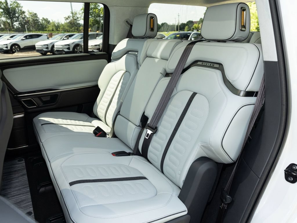 Used 2023 Rivian R1S Launch Edition AWD/4WD image 43
