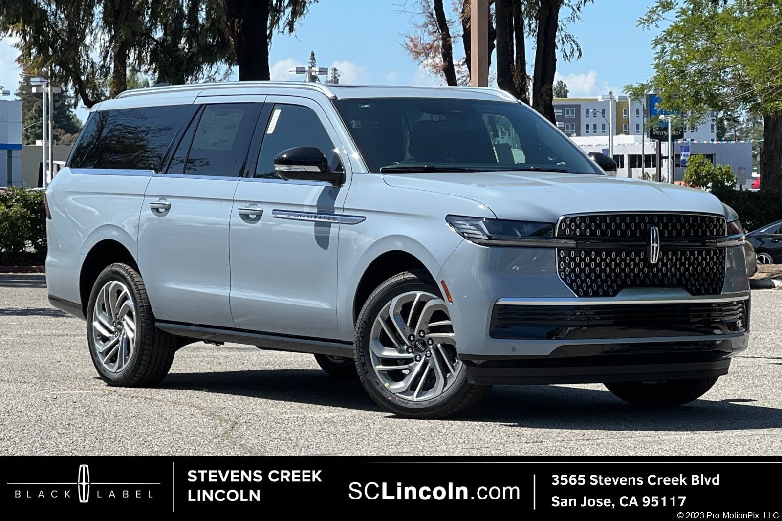 New 2026 Lincoln Navigator L Reserve AWD/4WD image 1