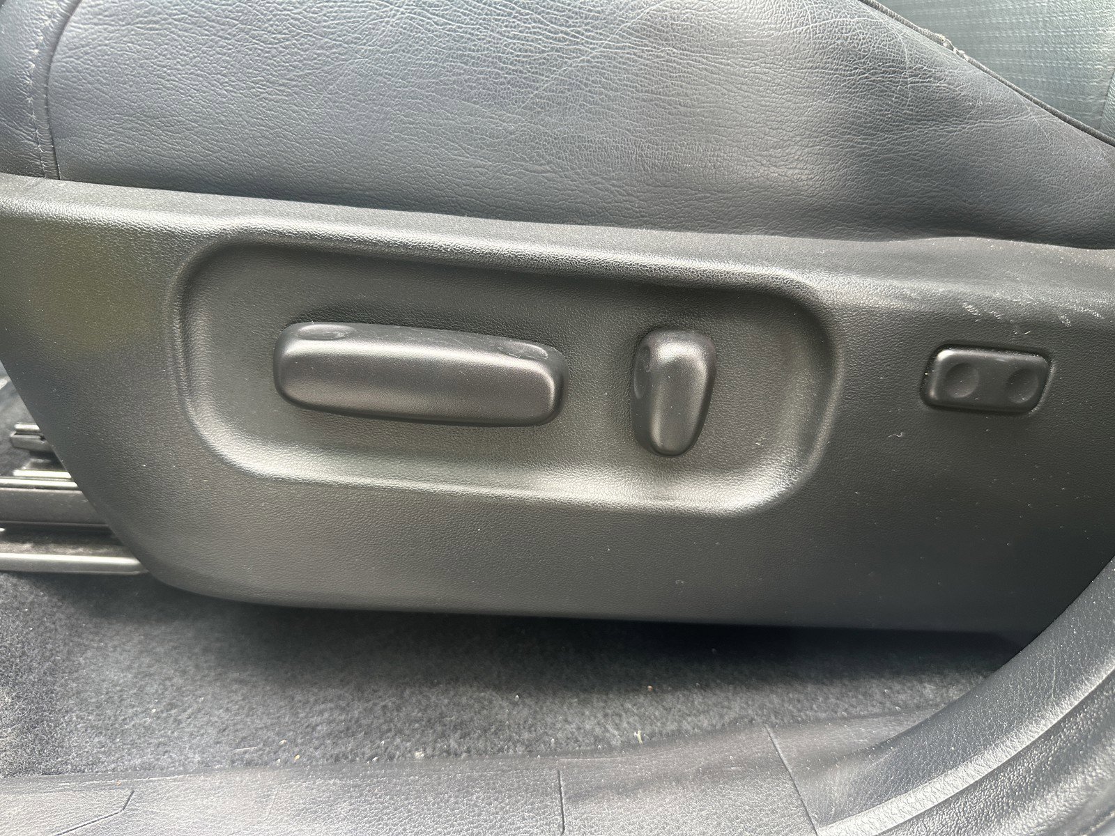 Used 2023 Toyota Tacoma Limited AWD/4WD image 23