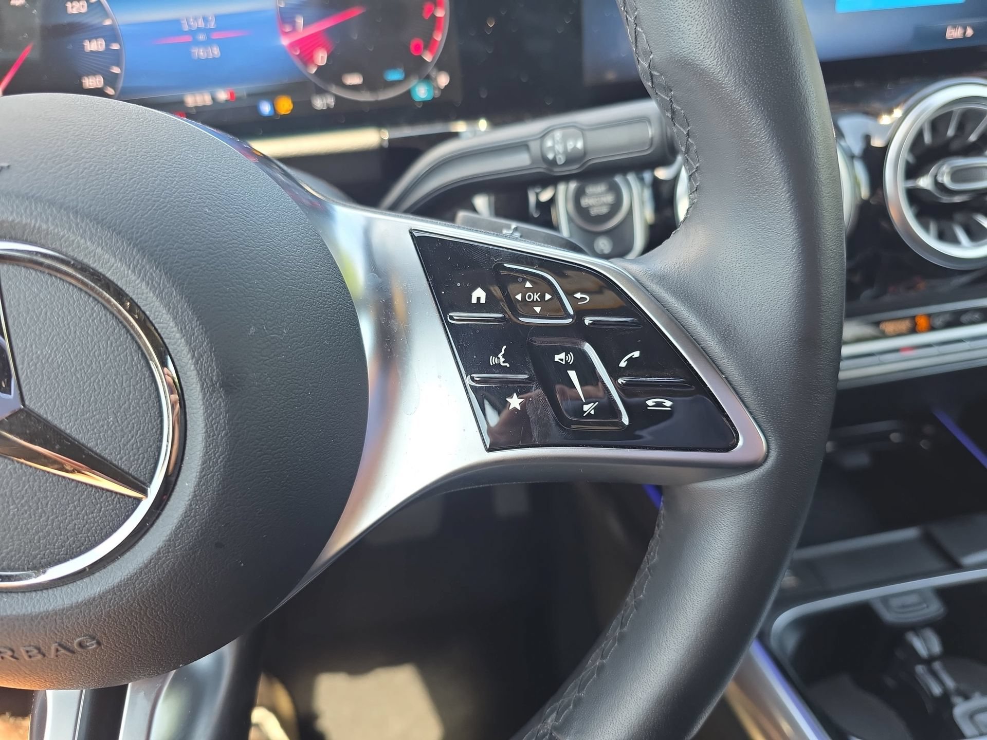 Used 2025 Mercedes-Benz GLA 250 image 18