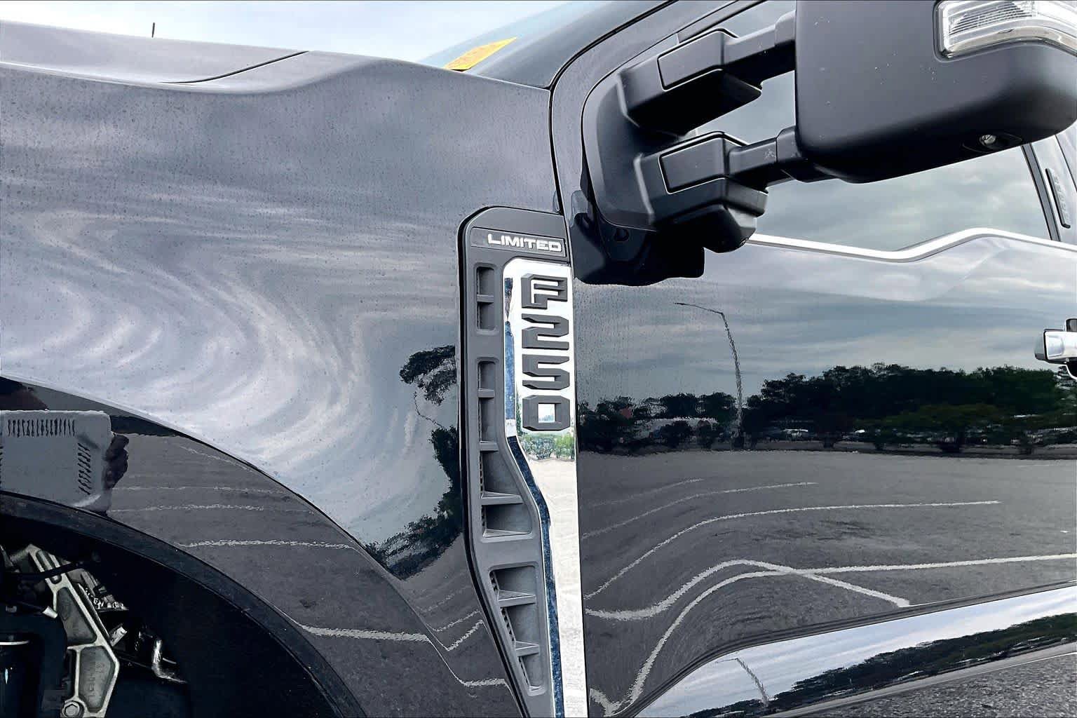Used 2024 Ford F250 Limited AWD/4WD image 10
