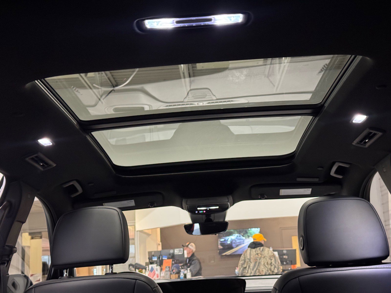 Used 2025 Buick Enclave Avenir w/ Super Cruise Package image 12