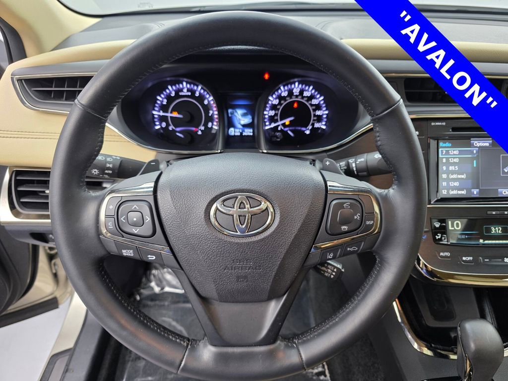 Used 2017 Toyota Avalon Limited image 18