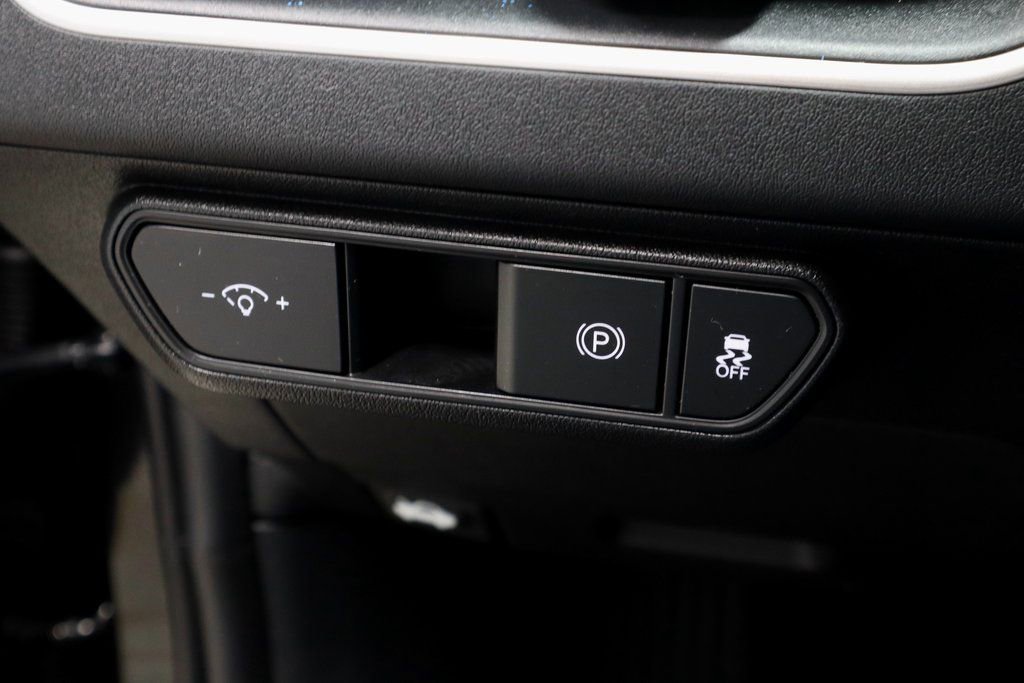 Used 2025 Kia K4 LXS image 26