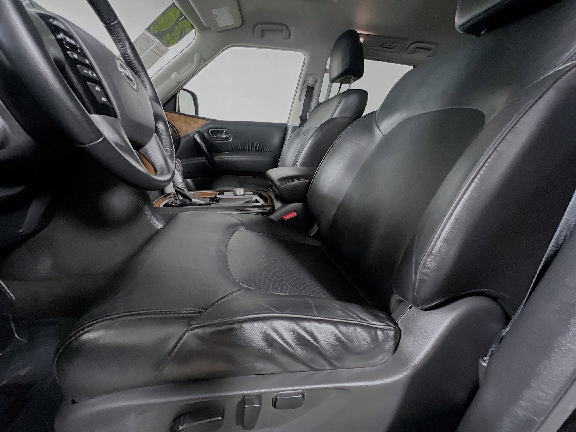 Used 2024 Nissan Armada SL image 15