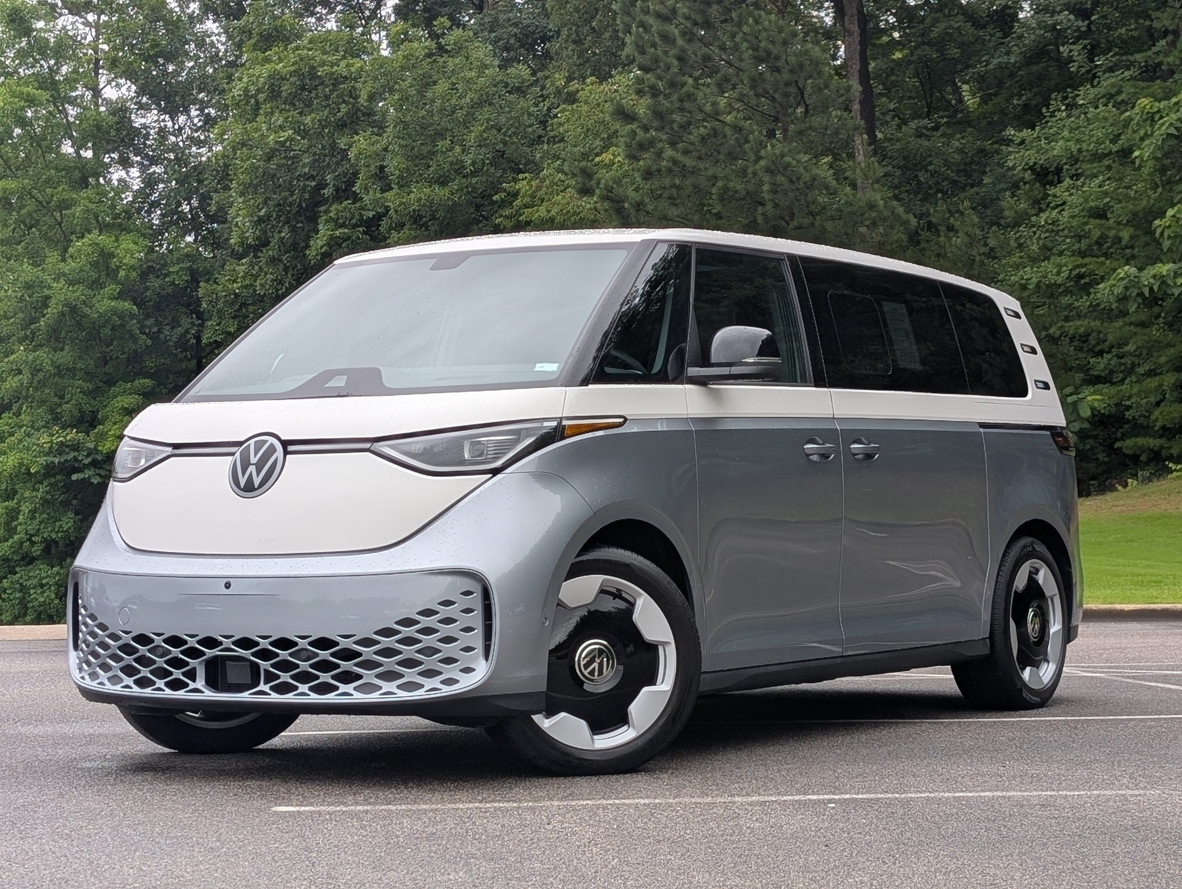 Used 2025 Volkswagen ID. Buzz Pro S Plus RWD image 4
