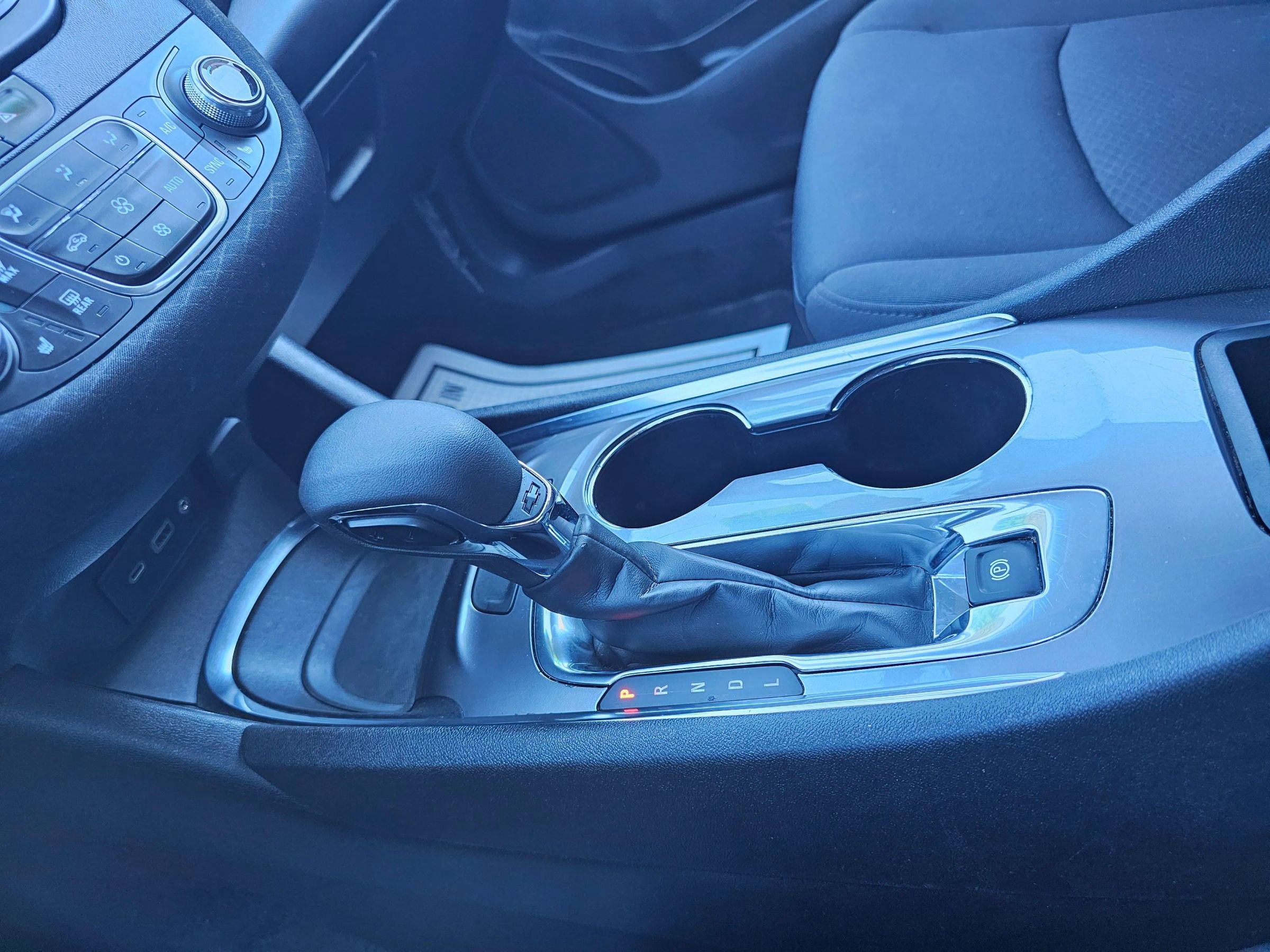 Used 2022 Chevrolet Malibu LT image 24