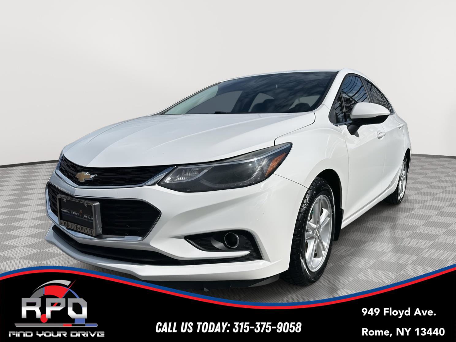Used 2018 Chevrolet Cruze LT FWD image 1