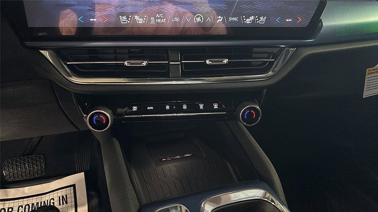 New 2026 Chevrolet Equinox EV LT image 20