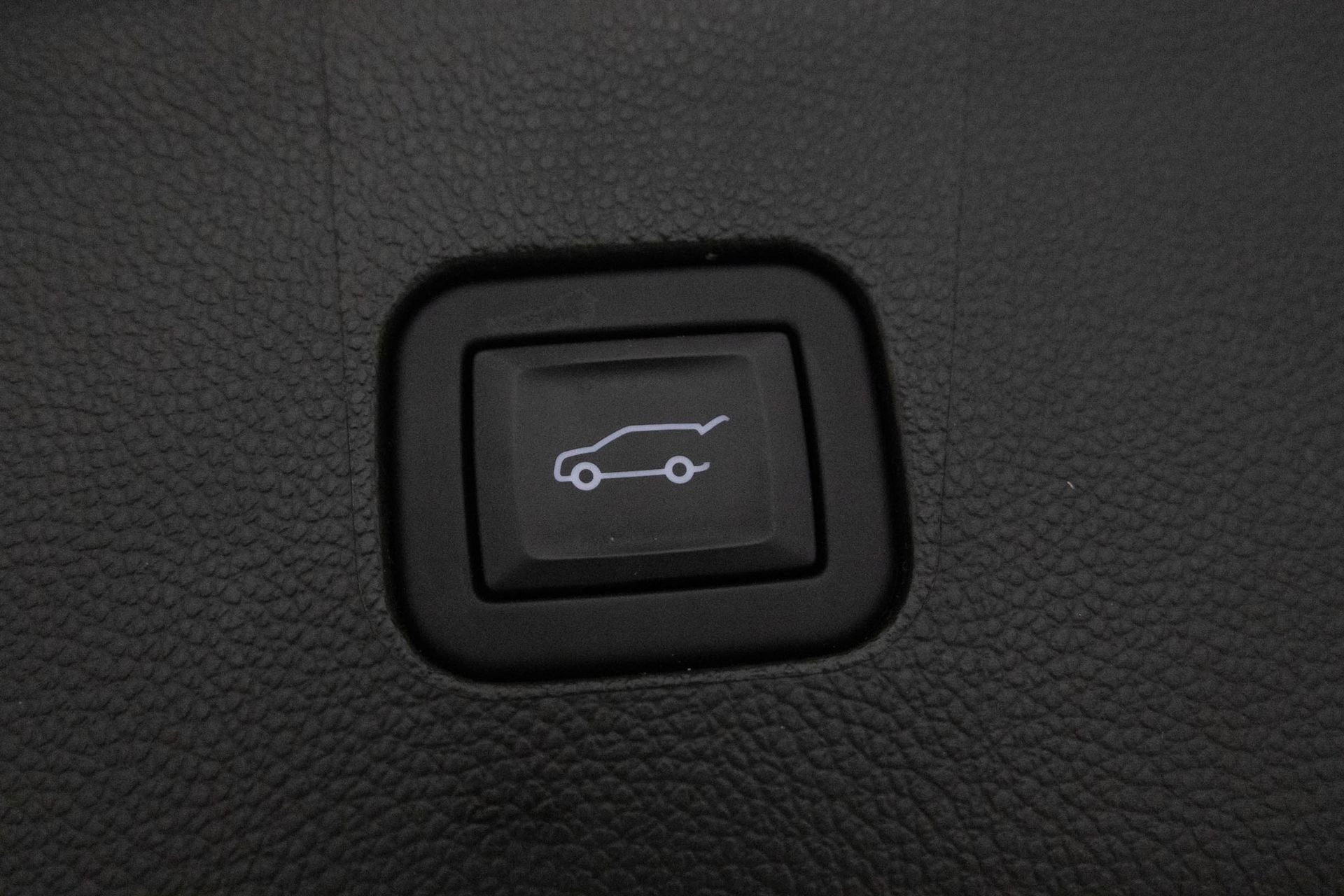 Certified 2023 Buick Enclave Avenir w/ Avenir Technology Package image 37