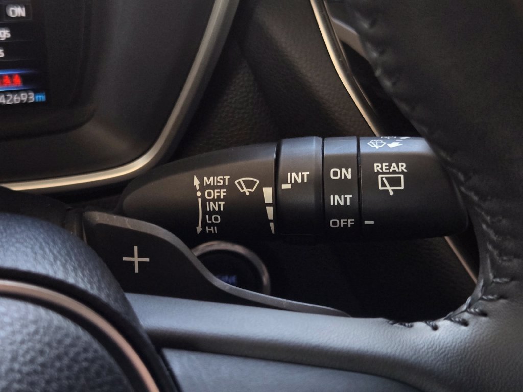 Used 2022 Toyota Corolla SE FWD image 23