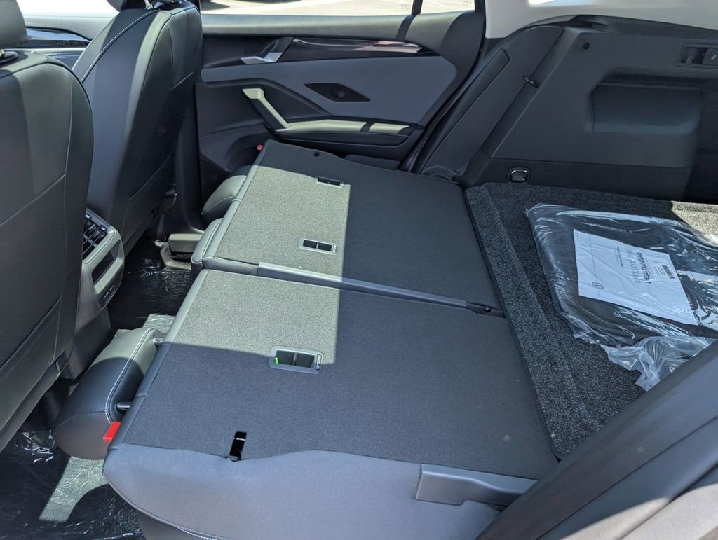 Used 2025 Volkswagen Tiguan SE image 20