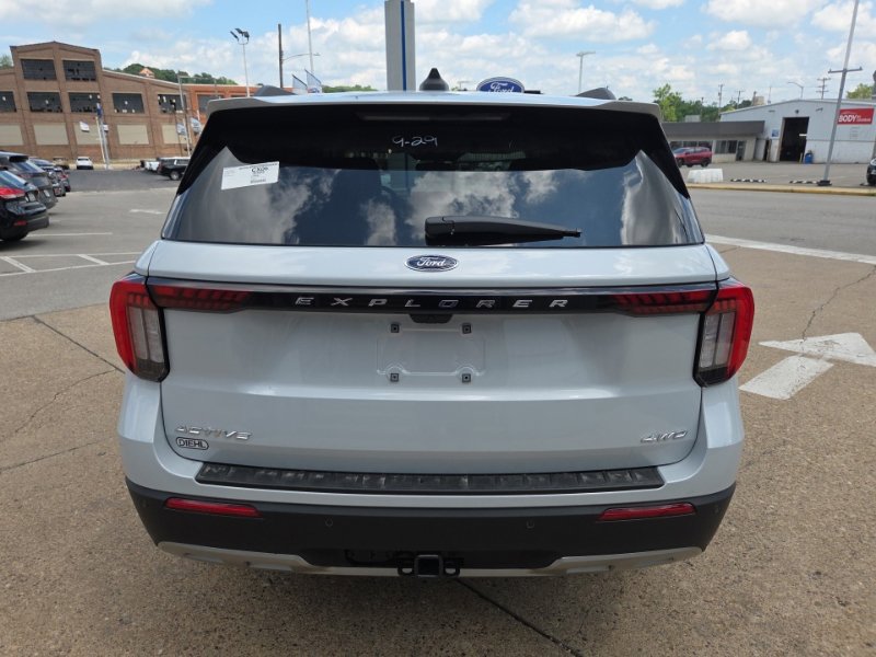 New 2026 Ford Explorer Active w/ Active Comfort Package AWD/4WD image 6