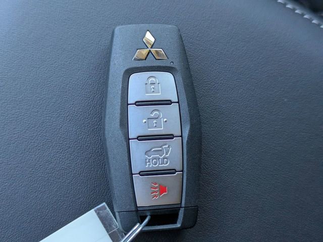 New 2026 Mitsubishi Outlander SE image 35