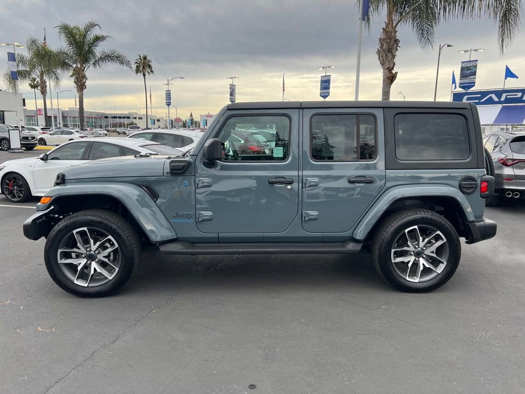 Used 2024 Jeep Wrangler Unlimited w/ Technology Group image 7