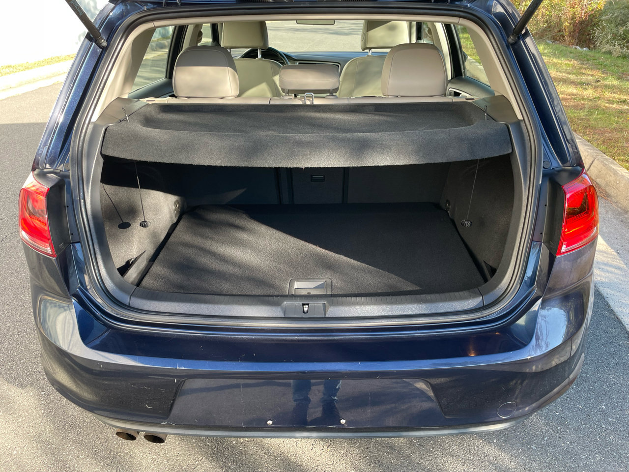 Used 2015 Volkswagen Golf S image 28