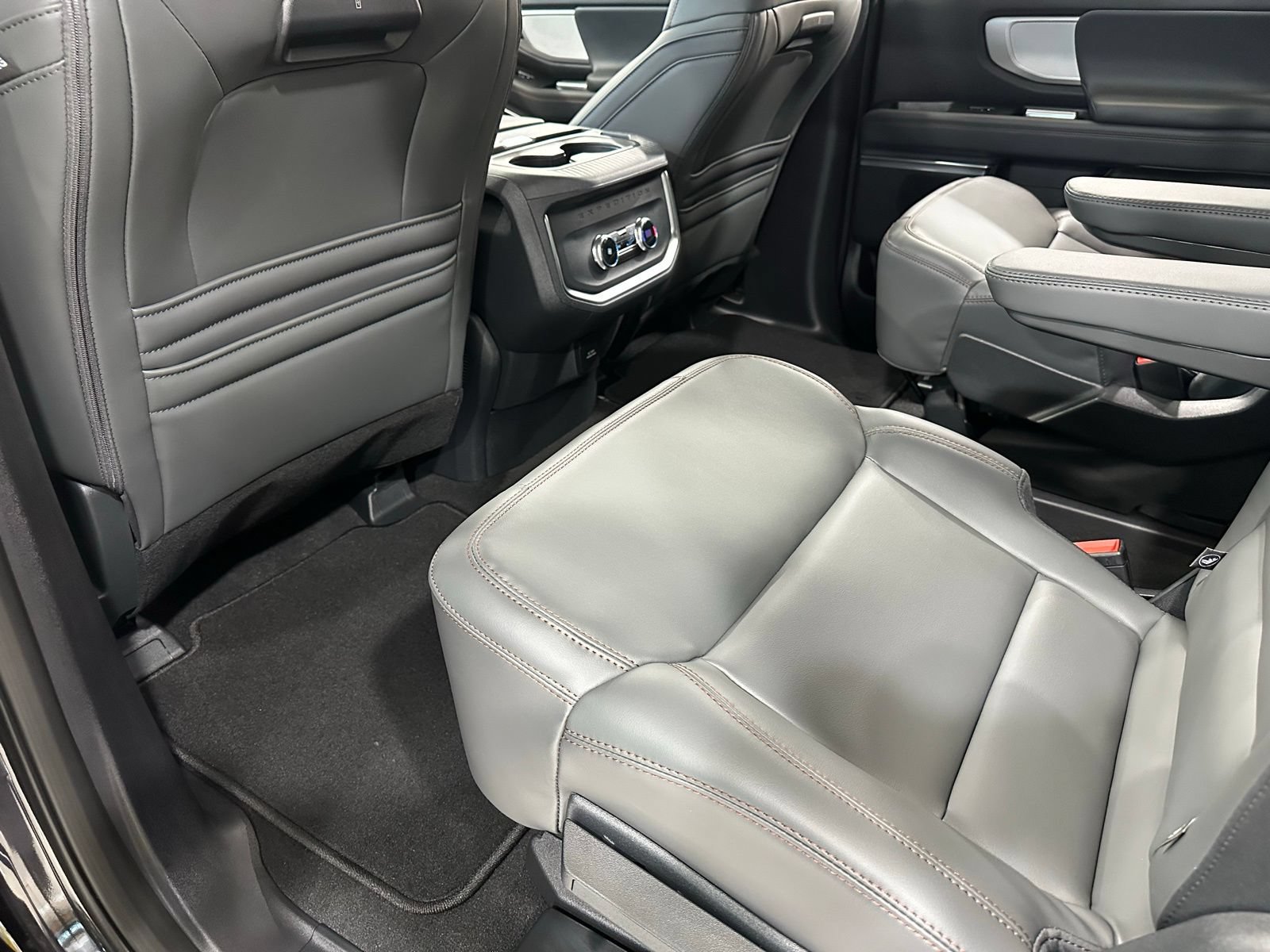 New 2025 Ford Expedition Active RWD image 25
