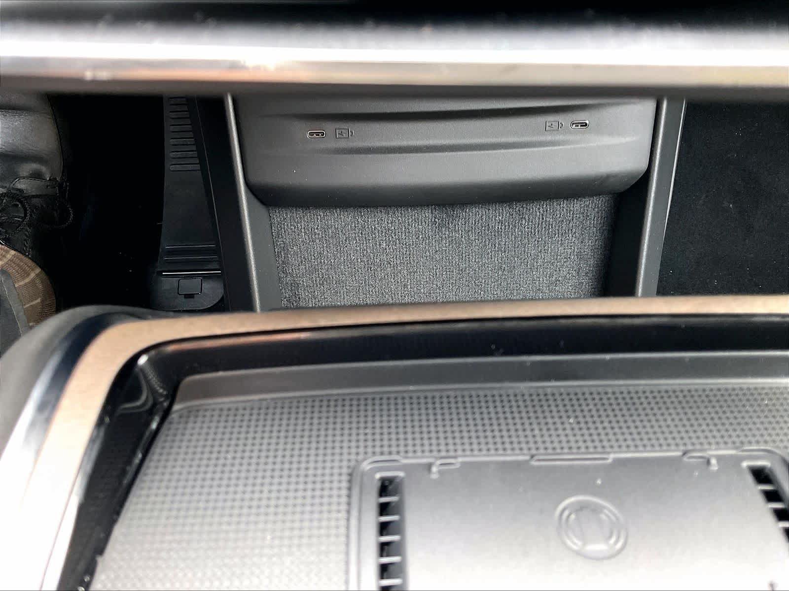 New 2025 Volvo EX90 Plus w/ Protection Package Premier AWD/4WD image 23