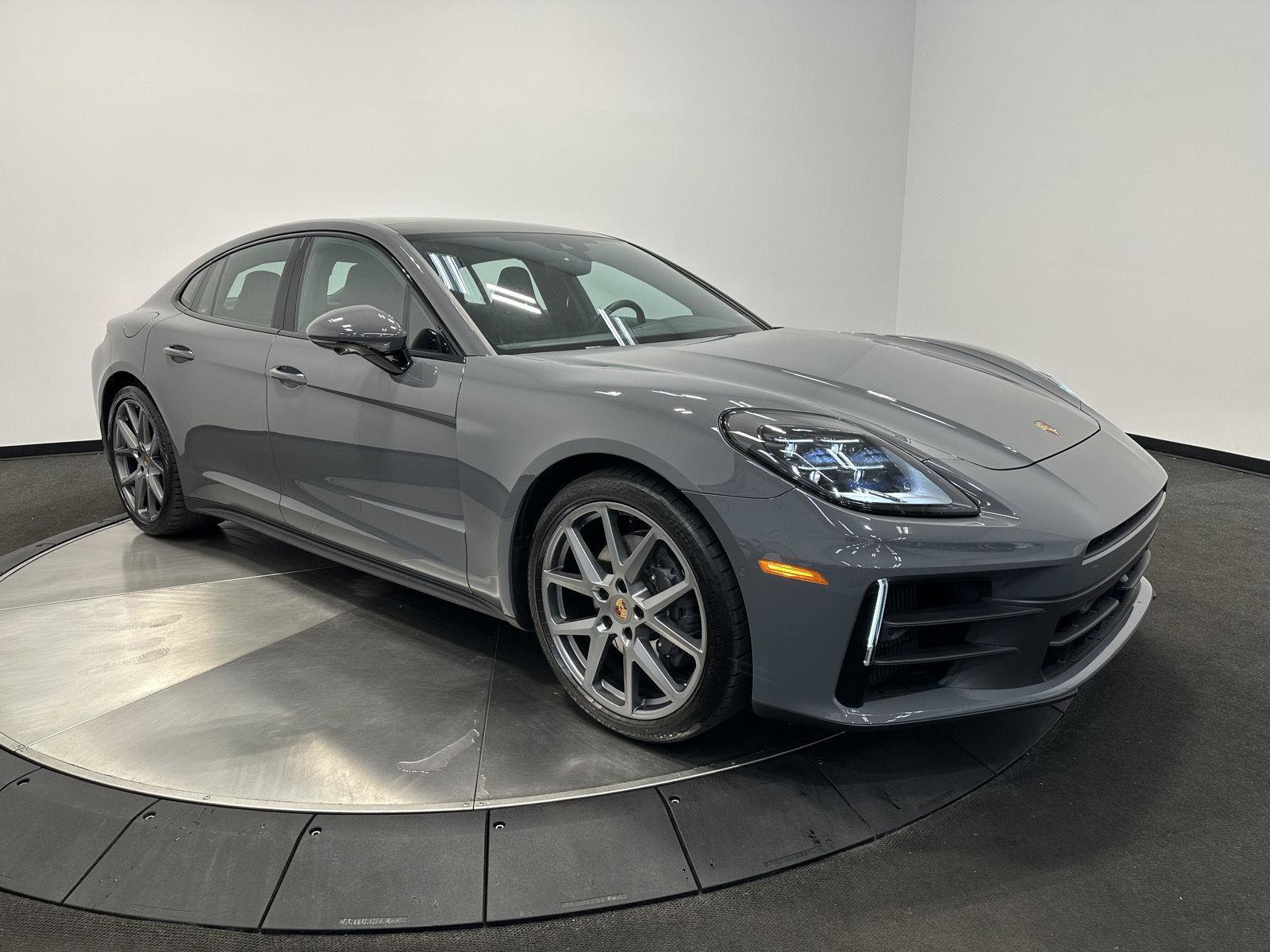 Used 2025 Porsche Panamera 4 image 9