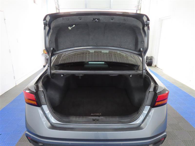 Used 2024 Nissan Altima 2.5 SV FWD image 11
