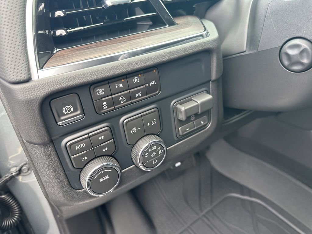 New 2026 Chevrolet Suburban Premier w/ Sun And Tow Package image 20