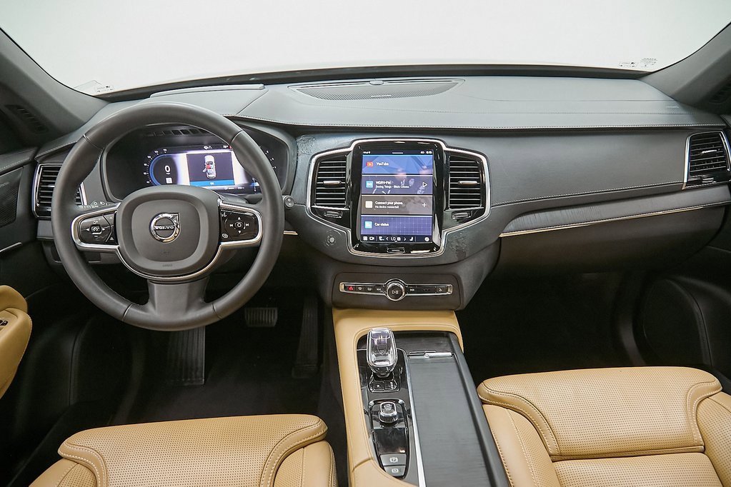 Certified 2023 Volvo XC90 B6 Ultimate w/ Protection Package Premier image 27