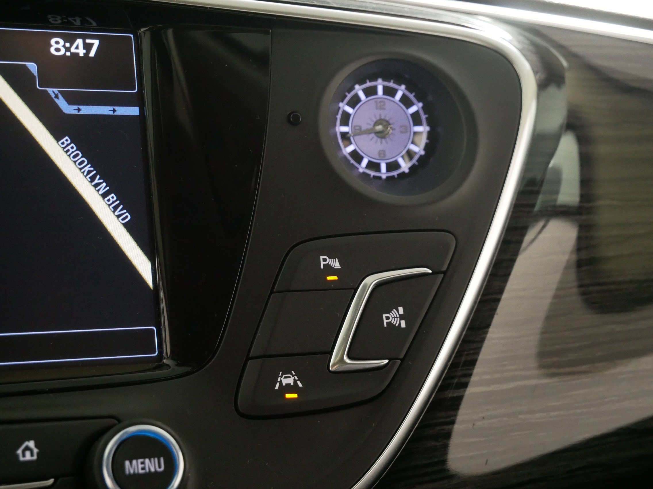 Used 2017 Buick Envision Premium w/ Driver Confidence Package image 32