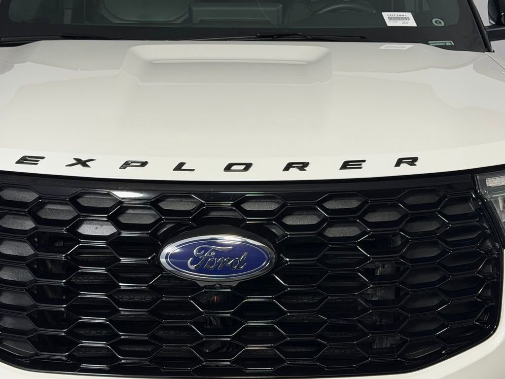 Used 2025 Ford Explorer ST-Line w/ ST-Line Street Pack image 14