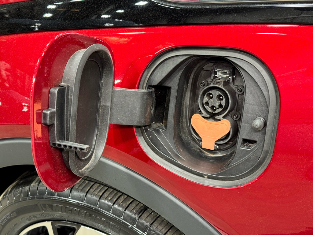 Used 2022 Chevrolet Bolt LT FWD image 5