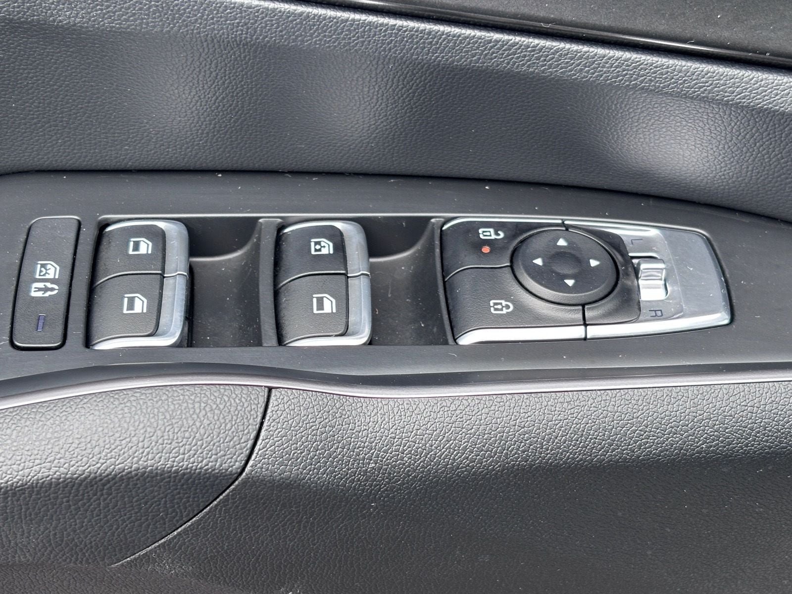 Used 2025 Kia Sorento EX w/ EX Panoramic Sunroof Package FWD image 21