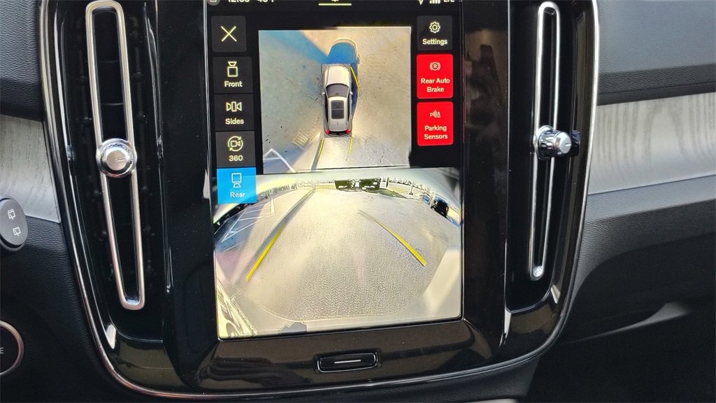 New 2026 Volvo XC40 B5 Plus w/ Climate Package image 21