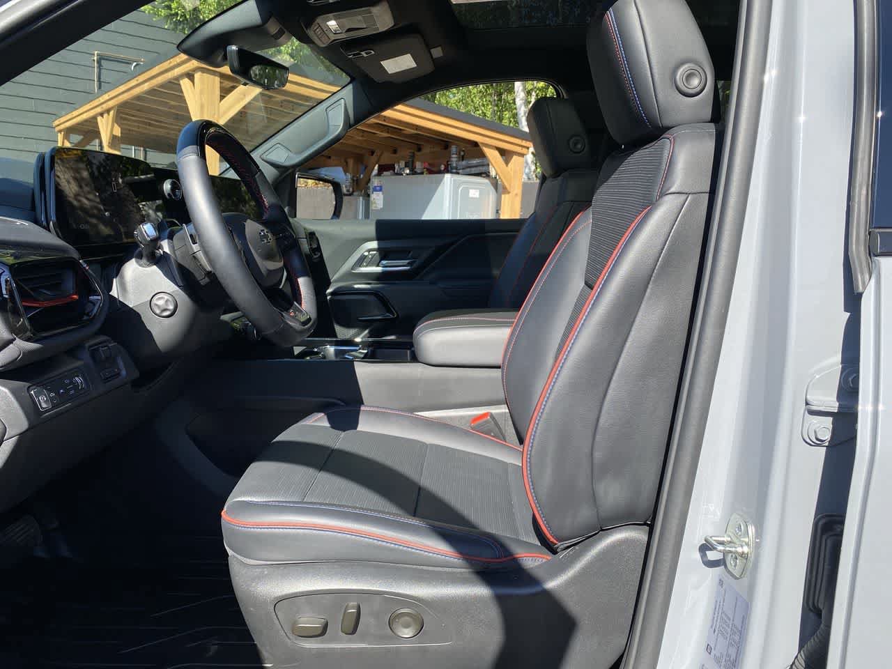 Used 2025 Chevrolet Silverado EV RST AWD/4WD image 13