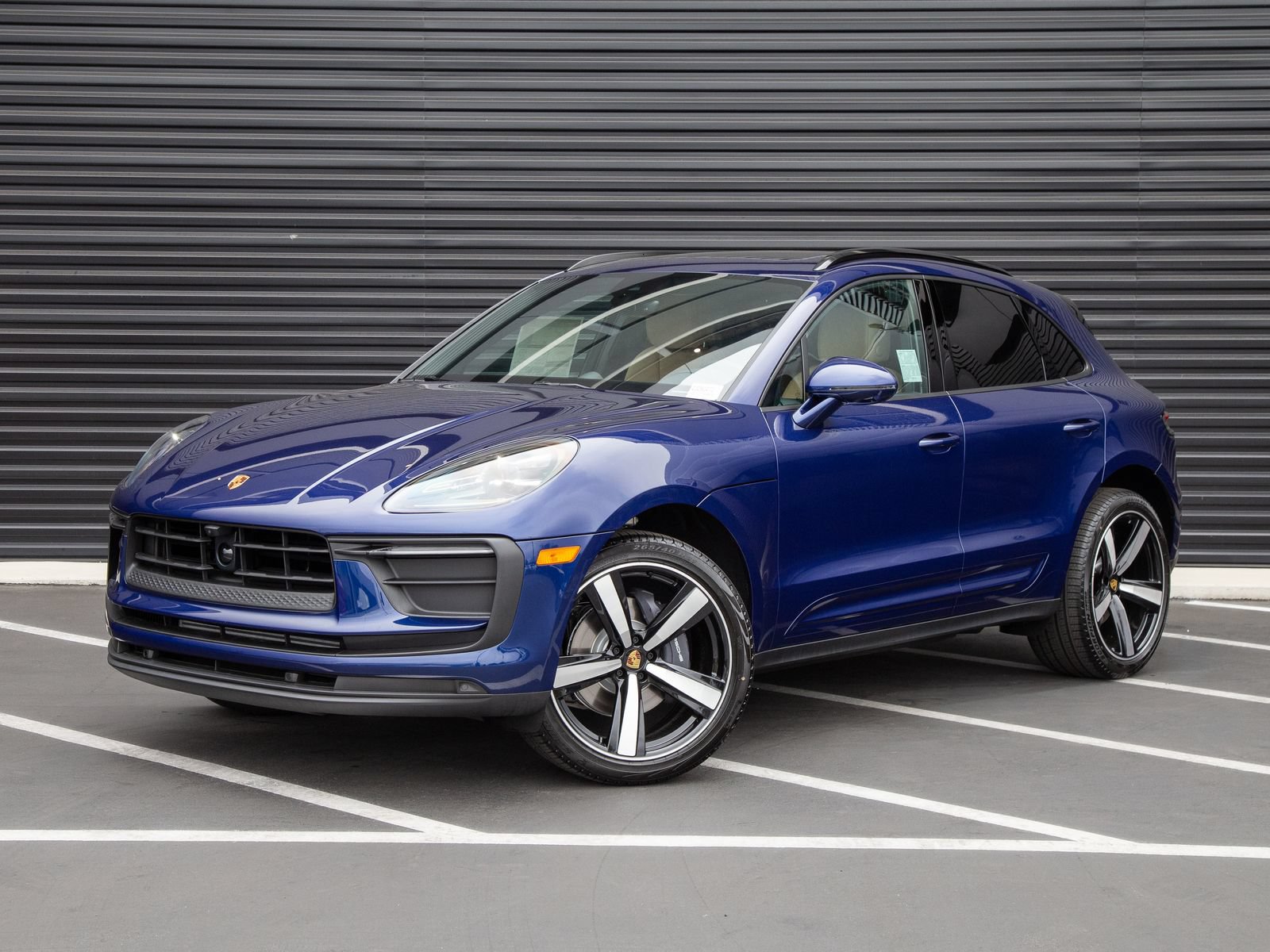 New 2026 Porsche Macan AWD/4WD video 1