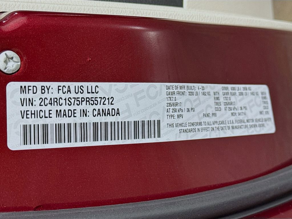 Used 2023 Chrysler Pacifica Limited image 43