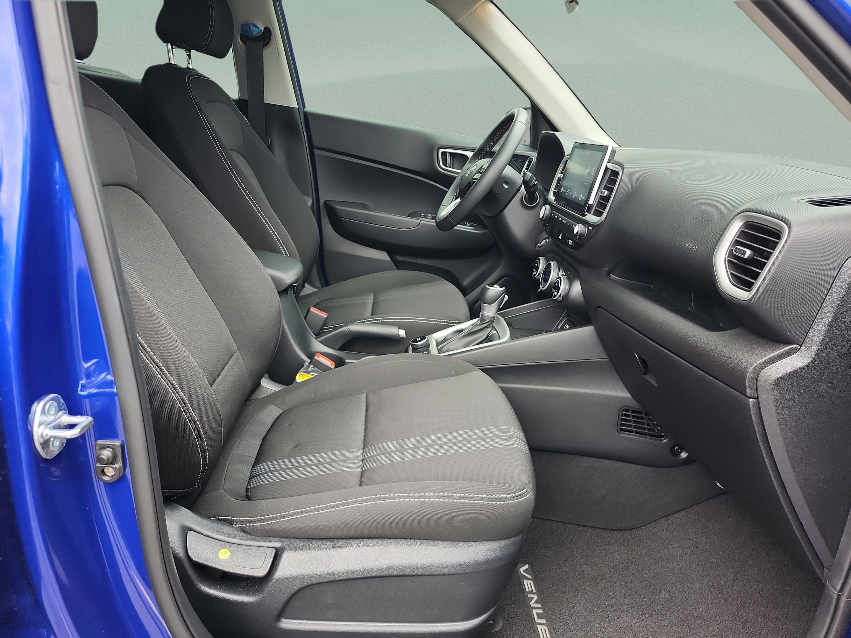 Certified 2026 Hyundai Venue SEL FWD image 20
