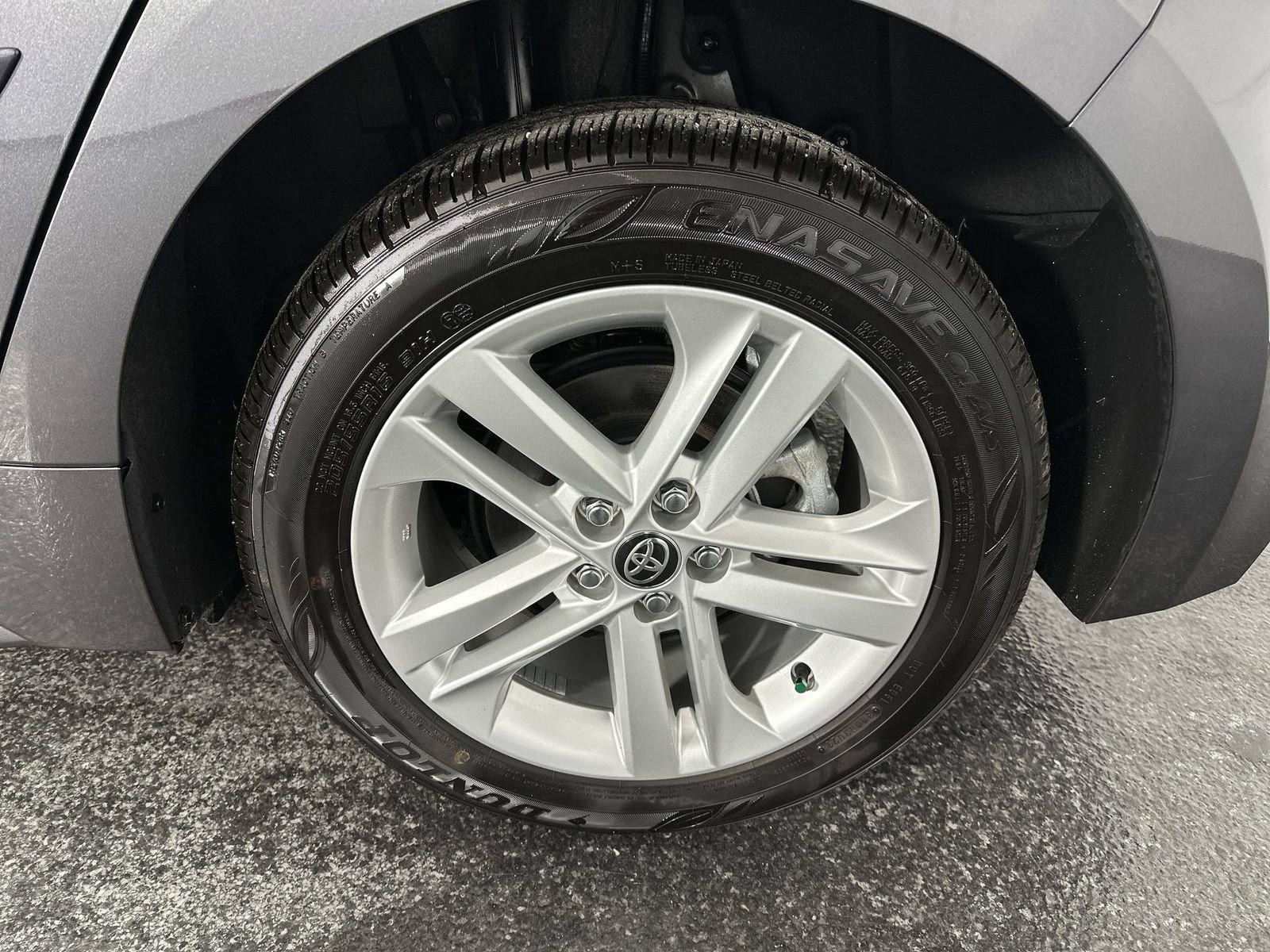 Used 2022 Toyota Corolla SE w/ SE Preferred Package image 10