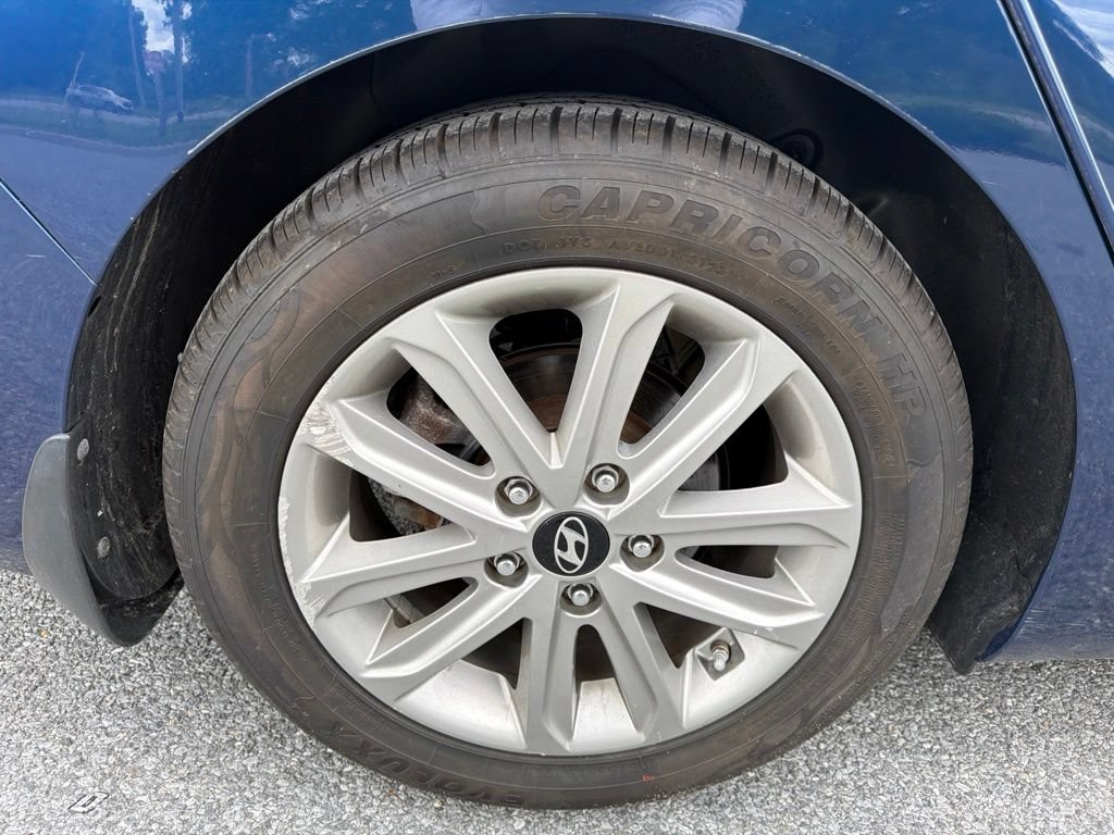 Used 2015 Hyundai Elantra SE w/ Option Group 02 FWD image 12