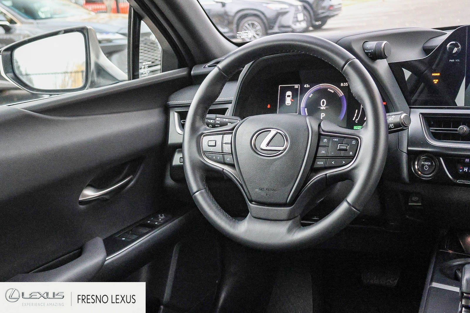 Used 2025 Lexus UX 300h FWD image 18