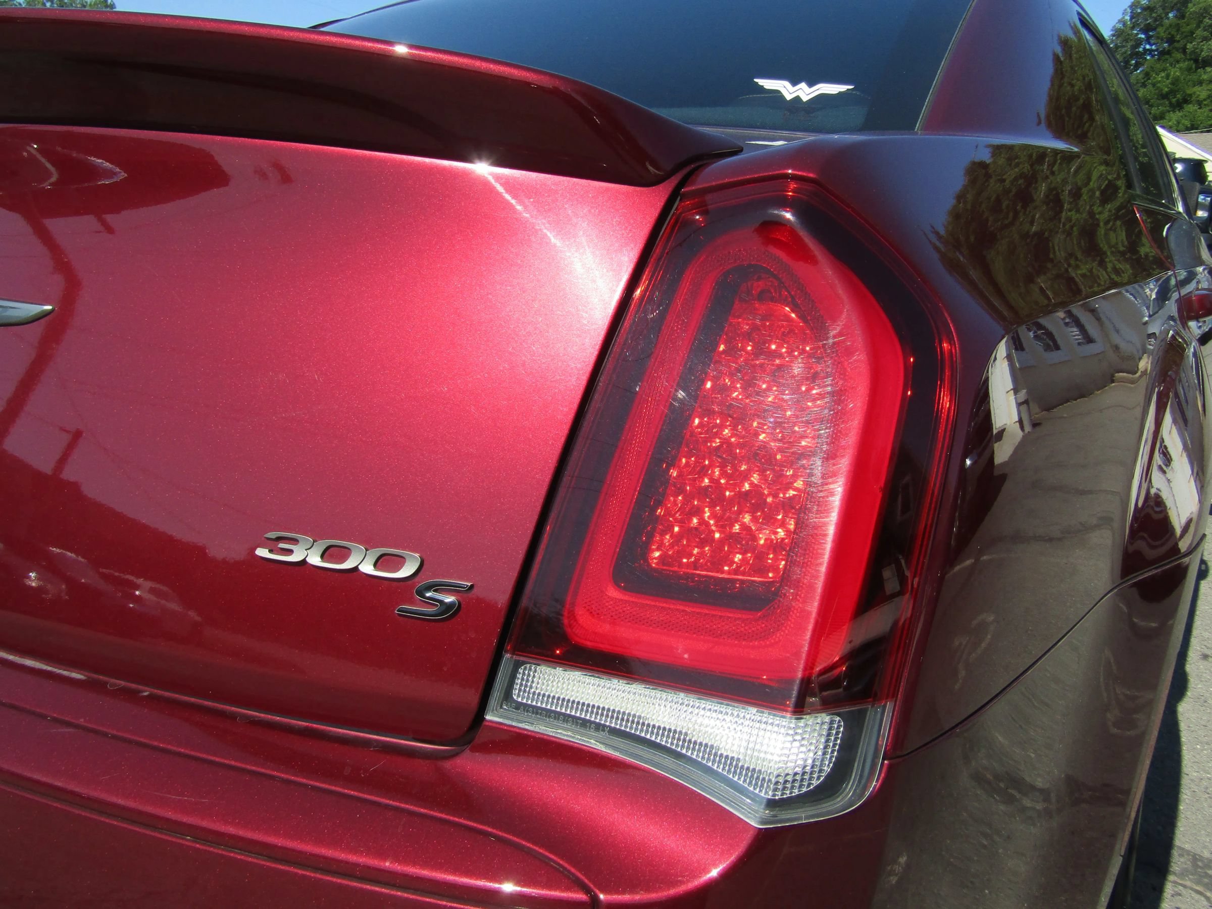 Used 2018 Chrysler 300 S w/ Safetytec Plus Group AWD/4WD image 9