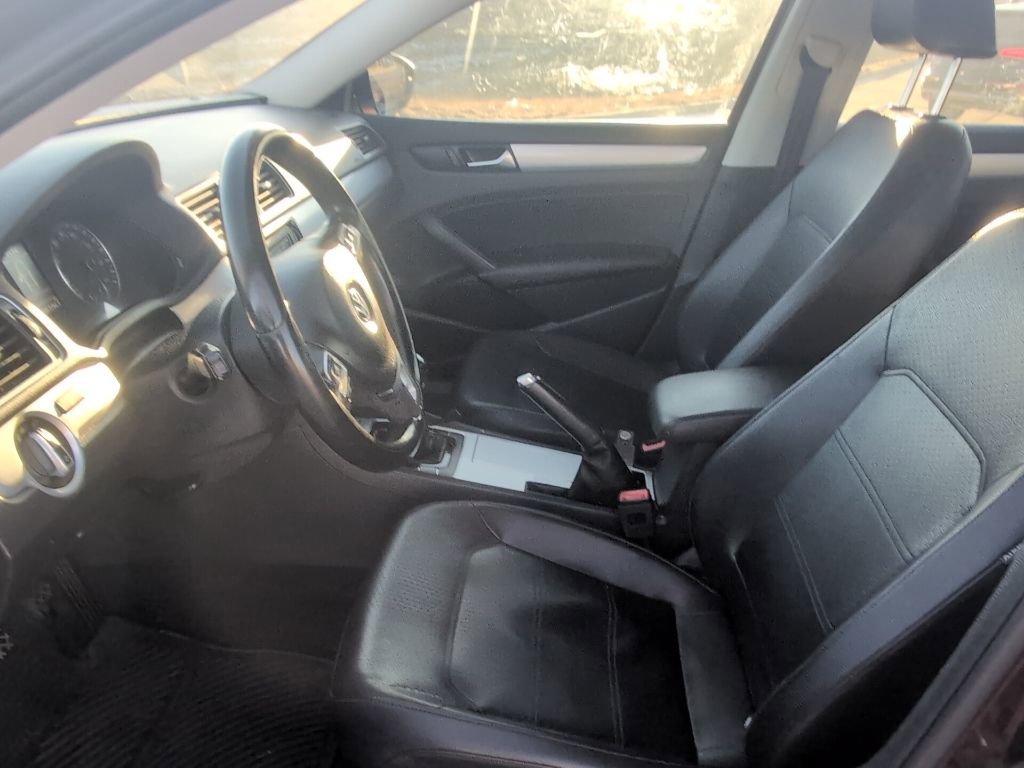 Used 2012 Volkswagen Passat 2.5 SE image 12
