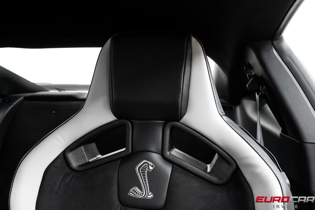 Used 2021 Ford Mustang Shelby GT500 w/ Carbon Fiber Track Pack RWD image 47