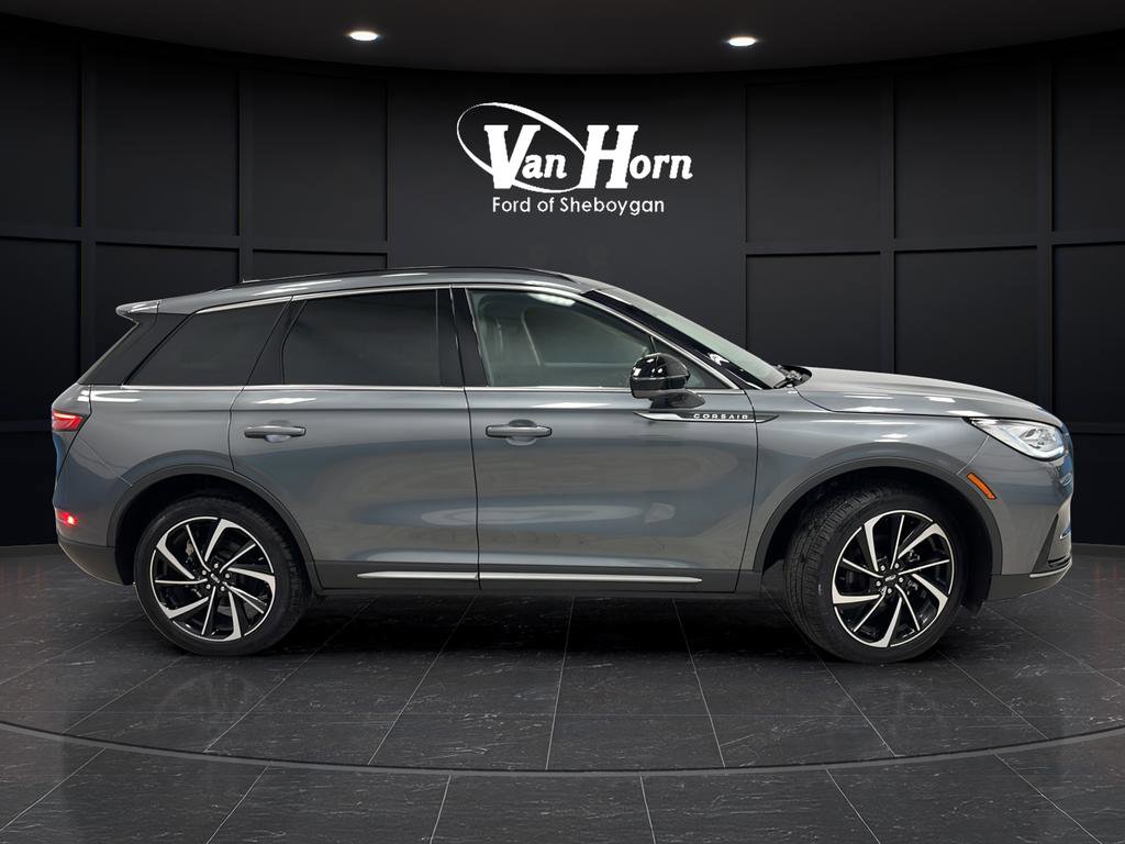 Used 2025 Lincoln Corsair Reserve AWD/4WD image 8
