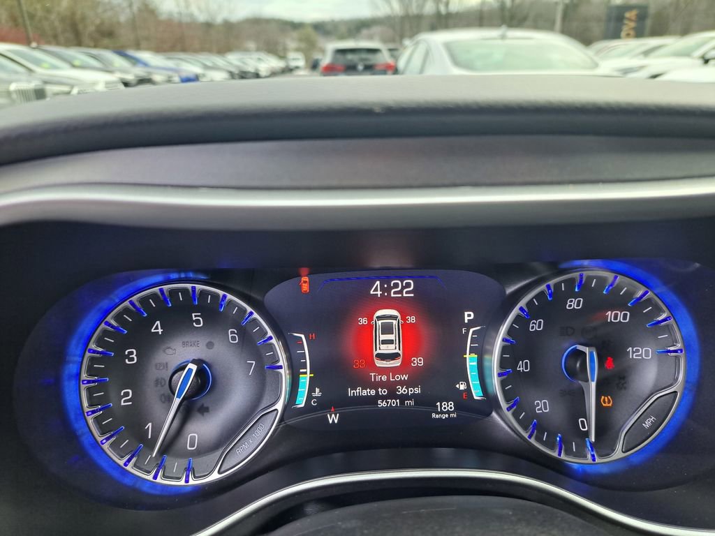 Used 2024 Chrysler Pacifica Touring-L image 33