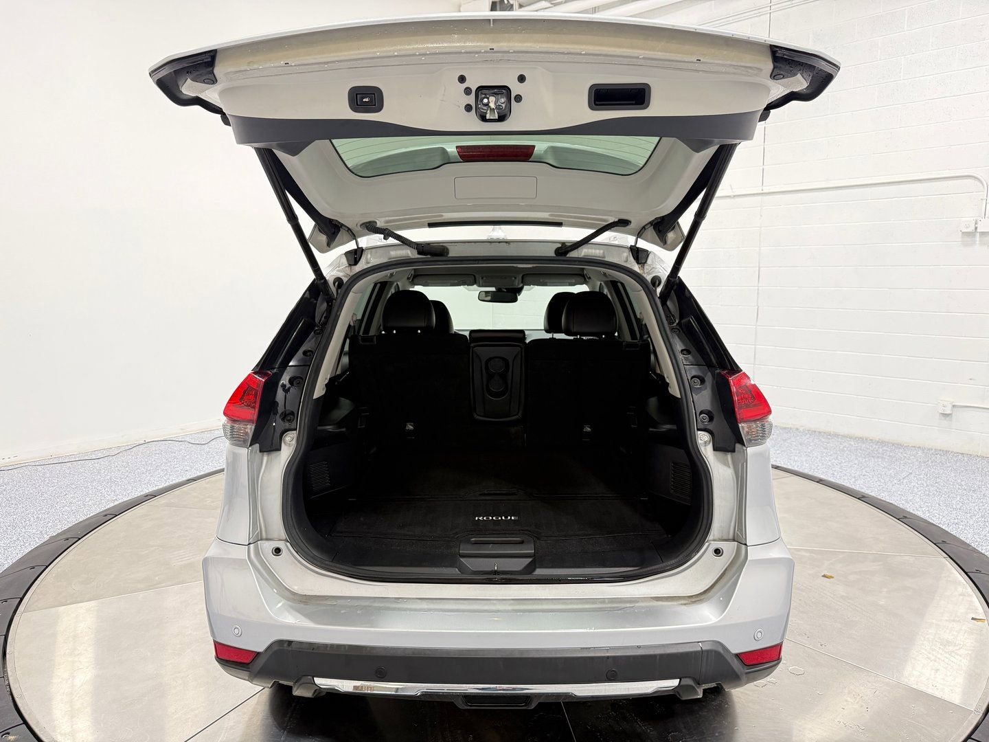 Used 2020 Nissan Rogue SL image 41