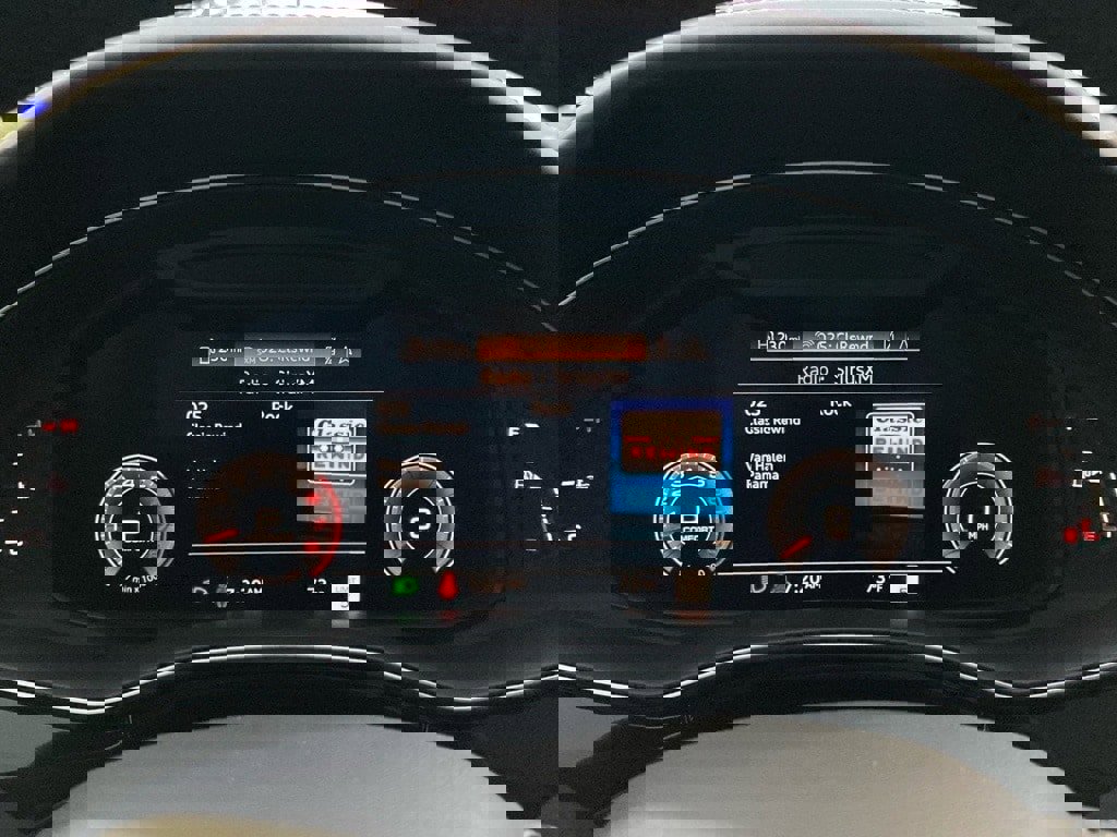 Used 2019 Audi Q8 Prestige w/ Luxury Package image 16