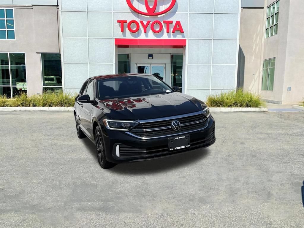 Used 2024 Volkswagen Jetta SEL FWD image 1