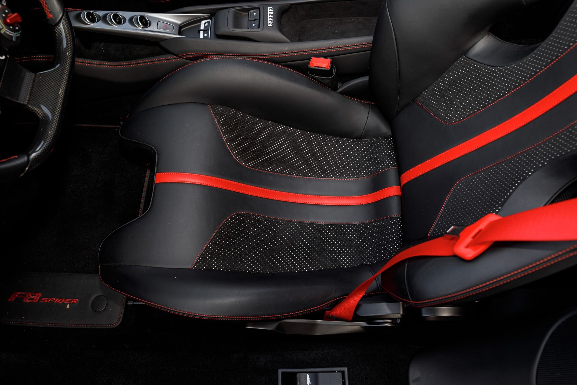 Used 2021 Ferrari F8 Tributo RWD image 31